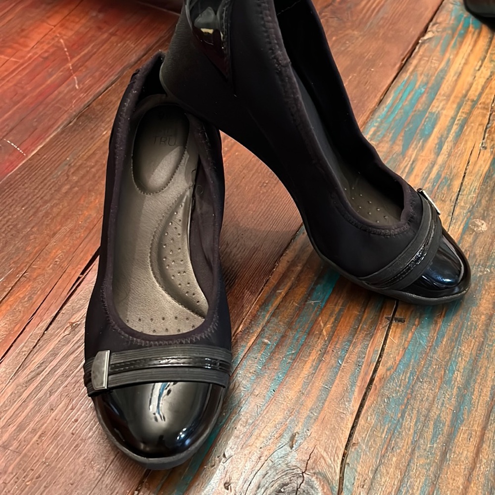 9 1/2 Time and Tru black wedge heels